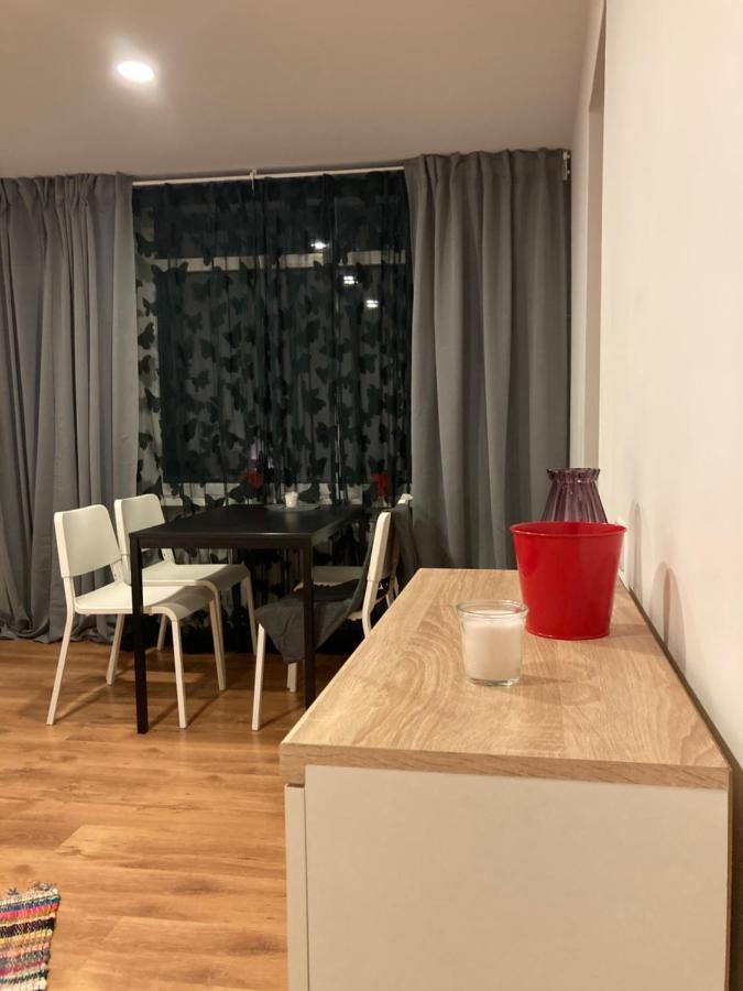Apartamenti Zirnis ツェーシス エクステリア 写真